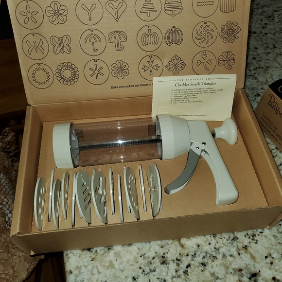 Pampered Chef Kitchen Pampered Chef Cookie Press 2 Available Poshmark